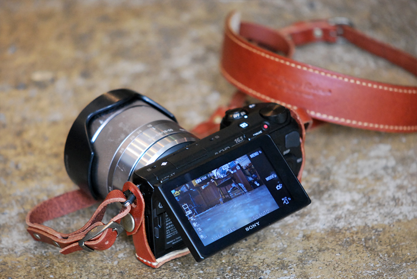 Roberu Sony NEX-5T Camera Holder and Strap