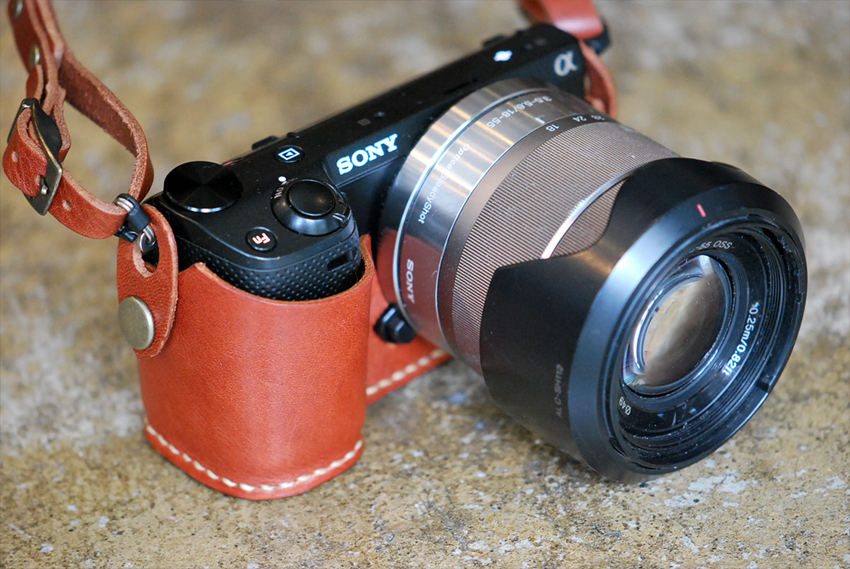 Roberu Sony NEX-5T Camera Holder and Strap