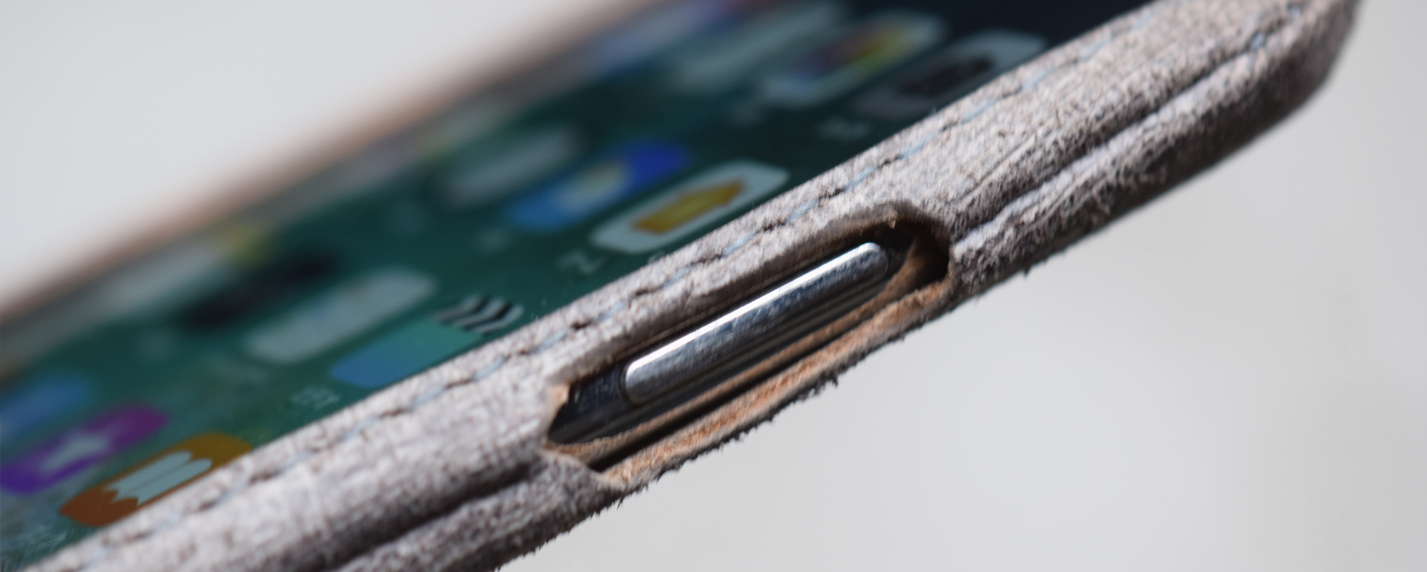 Roberu iPhone XS Italian Embossed Leather Case